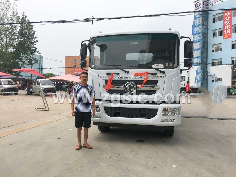 2019/08/12 岳陽(yáng)宋總在湖北程力集團(tuán)訂購(gòu)東風(fēng)D9灑水車(chē)一臺(tái)，單號(hào)30628/74022